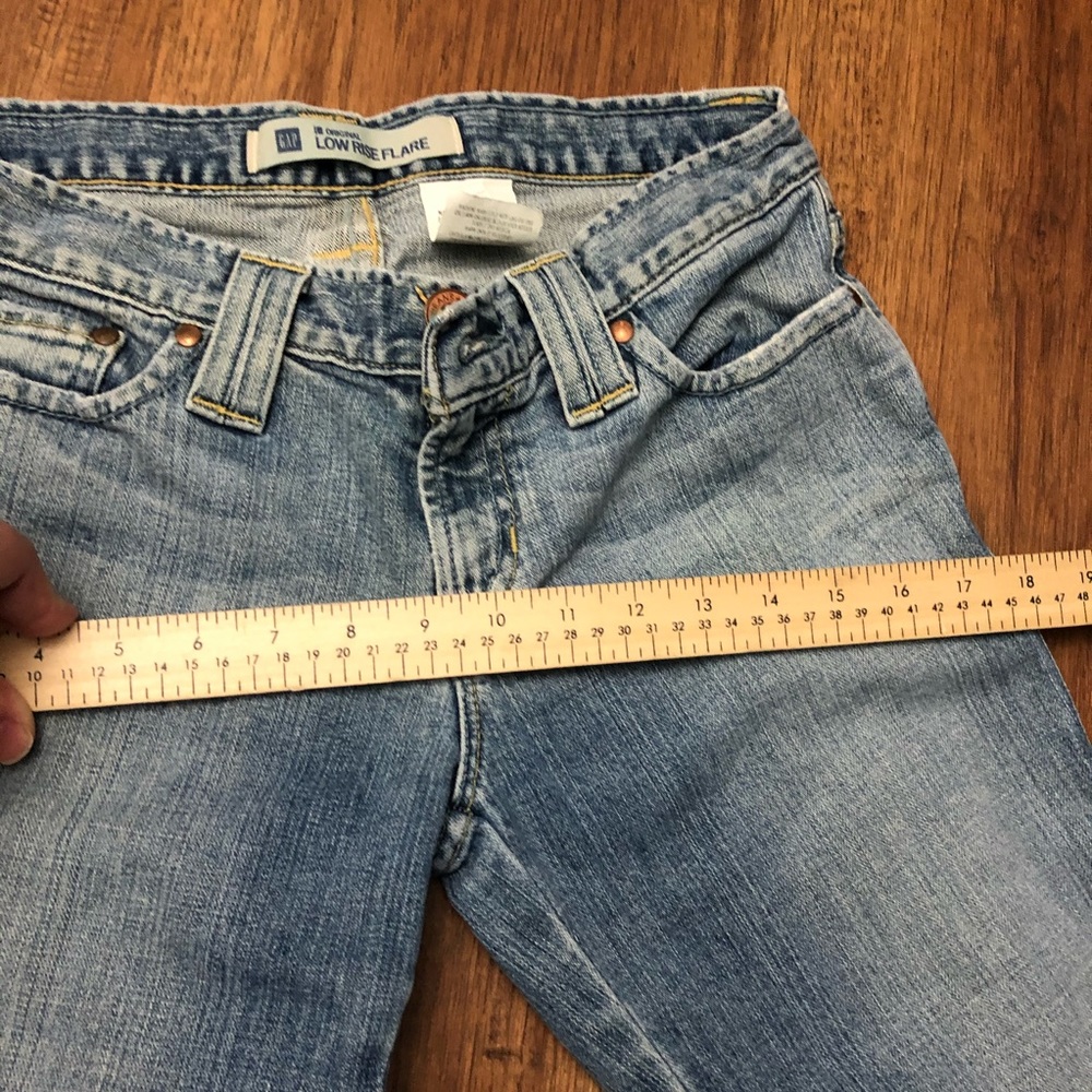 GAP LowRise flare ankle jeans size 4 light wash - Picture 4 of 7